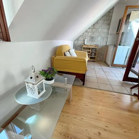 Гостьовий будинок House Ivancic-free Parking 3*