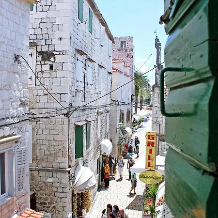 House Ivancic-free Parking トロギール