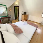House Ivancic Pensión 3*