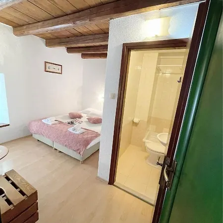 Πανσιόν House Ivancic-free Parking